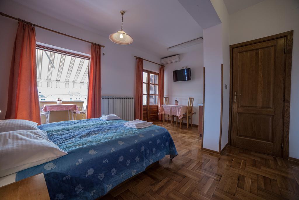 Pansion Valbruna Rovinj Habitación foto