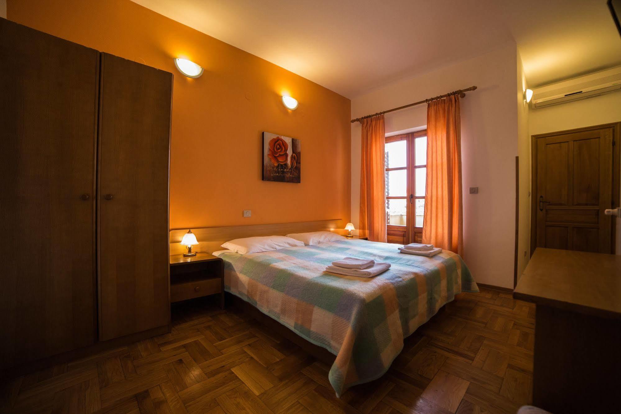 Pansion Valbruna Rovinj Exterior foto